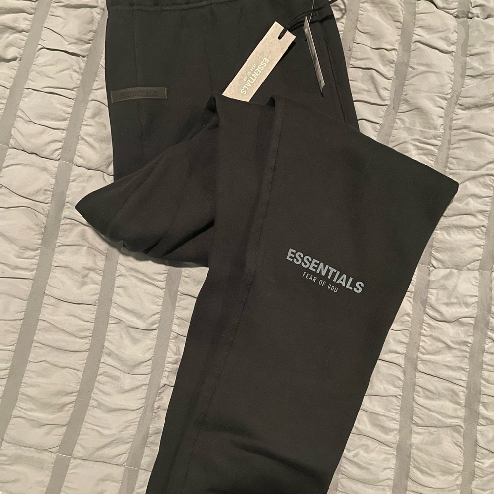 Fear of God Essentials Sweatpants Unisex
size Large